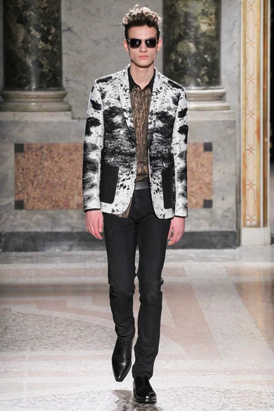 Look 22